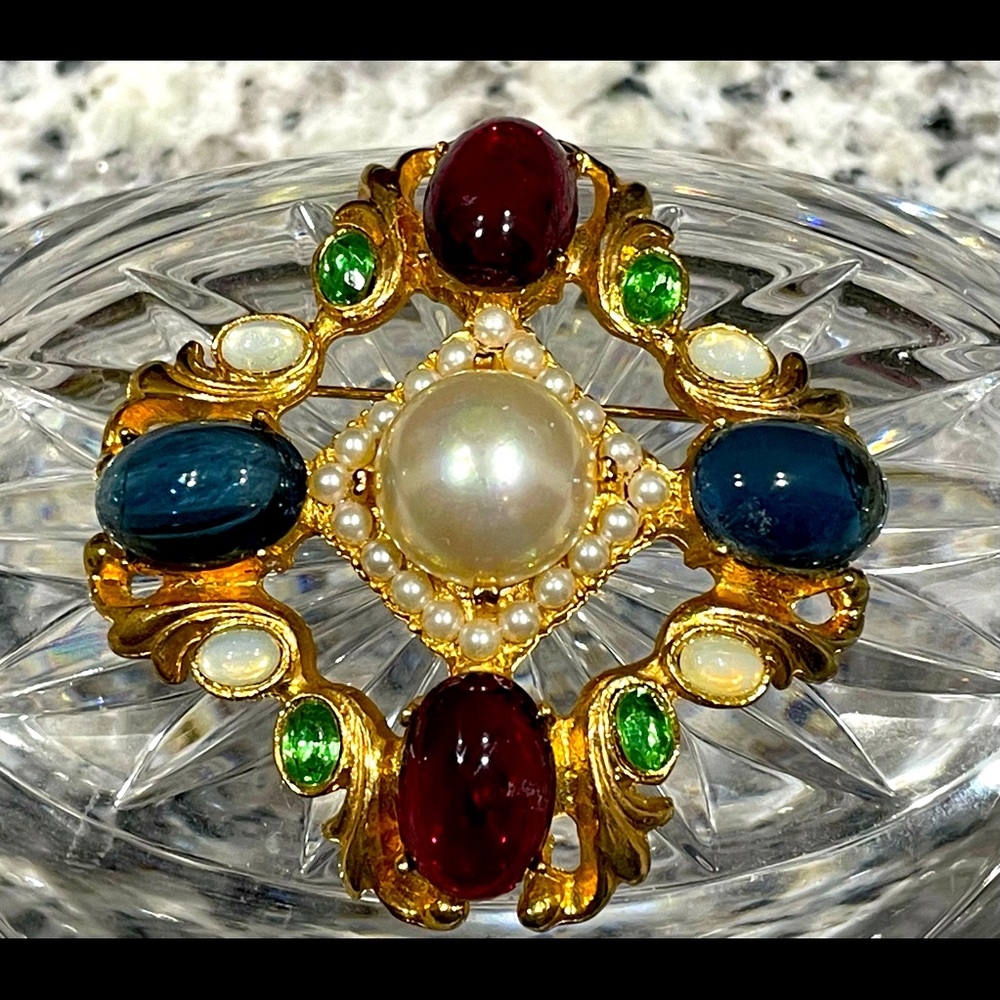 Rare Vintage Signed Cadoro Midcentury Regal Royal Brooch